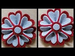 طريقة عمل وردة من ورق الفوم للتزيين و لاكسسوارات الشعر اعمال فنية fiore di carta eva youtube flower crafts paper crafts diy crafts