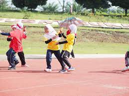 Berikut kekeliruan pelaksanaan aktiviti hari sukan negara yang dijadualkan pada 14 oktober seluruh negara, menteri pendidikan, dato seri mahdzir khalid melalui satu kenyataan dalam media sosial miliknya memaklumkan bahawa pihak sekolah hanya dipohon melaksanakannya. Nanyfadhly Meriahnya Hari Sukan Sekolah Integrated Islamic Puncak Jalil