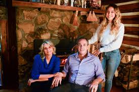 Quiet, country living: Deatons build log cabin home