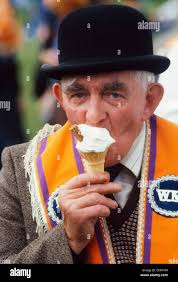 Irish eating ice cream hi-res stock photography and images
