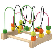 Este laberinto para canicas es una gran idea, sencillo de hacer, ocupa poco espacio ¡y regala horas de diversión! Mula Juego Laberinto Ikea
