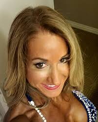 Wendy Whitlock's Instagram, Twitter & Facebook