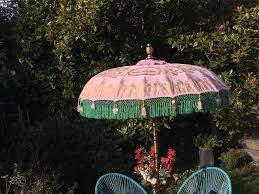 When looking to invest in the best garden parasol and a sturdy parasol base, it's important to take in both style and function. Garden Parasol Shop One Of The Garden Parasol Providers In Bali