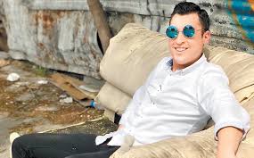 Por eso desde que constituy con diana laura riojas reyes la familia colosio riojas, supo mantener la unidad y la armona familiar, contando siempre con el. Monogamo Serial Cinta Negra En Tkd Y Teatrero Regular Colosio Jr