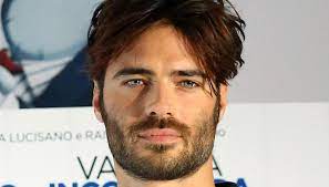 I'm in love, confesses to anna falchi. Maria Elena Boschi Giulio Berruti Could Participate In The Gf Vip