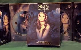 Amazon.com: Buffy The Vampire Slayer - The Complete First Season : Sarah  Michelle Gellar, Nicholas Brendon, Alyson Hannigan, Charisma Carpenter,  Anthony Stewart Head, Robia LaMorte, Chad Lindberg, Jamison Ryan, Pierrino  Mascarino, Edith