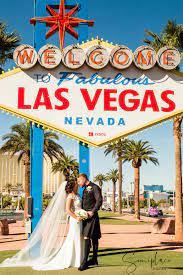 Las Vegas Destination Wedding With Bride And Groom At Las Vegas Sign Getting Marr Vegas Wedding Photos Las Vegas Wedding Inspiration Las Vegas Wedding Planner