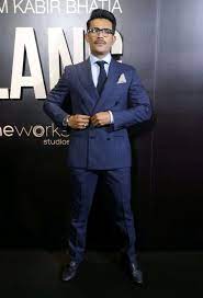Roda panas comes on every monday at 9.30 pm, only on naura, astro channel 109. Remy Ishak Birthday Real Name Age Weight Height Family Contact Details Girlfriend S Bio More Notednames
