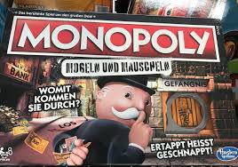 Der ausdruck wurde 1879 von deutschsprachigen, feindlich gegenüber juden eingestellten personen im umfeld des journalisten wilhelm marr geprägt und entwickelte sich seit dem holocaust zum oberbegriff für alle einstellungen und verhaltensweisen, die. Was Diese Monopoly Ausgabe Mit Antisemitismus Zu Tun Hat Utopia De