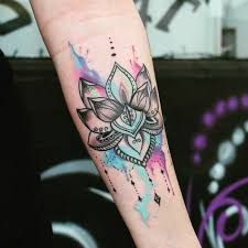 En effet, c'est important de connaître le message du motif que vous allez vous faire. Tribal Tattoos X Tattoo Avant Bras Femme Fleur