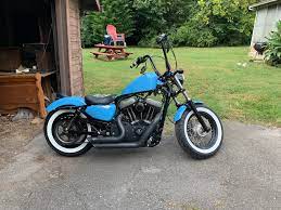 Removing the gas tank off an iron 883, this is how to remove an iron 883 gas tank. 2011 Harley Sportster 48 Bigger Gas Tank I M Trying To Find One For Sale That Is About 3 5 Or Bigger And Still Keep The Classic Look With The Tank Lift Anyone Know