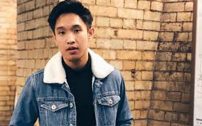 Lagu jauh nyanyi aziz harun ini memang membawa jiwa pendengar melayang jauh ke lubuk hati. Lirik Lagu Jauh Dan Biodata Aziz Harun Iluminasi