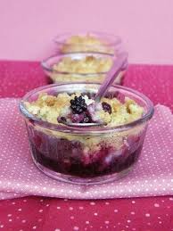 Crumble Aux Mures Mascarpone Et Amandes Crumble Aux Mures Recette Crumble Plat Nourriture Gourmet