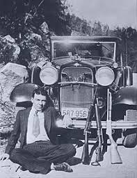 He escaped, using a gun bonnie had smuggled to him, was recaptured and was sent back to. Bonnie And Clyde Wikipedia