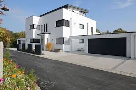 Doppelgarage Mit Links Verlangerter Betonplatte Als Verbindung Zum Haus Haus Mit Garage Style At Home Haus