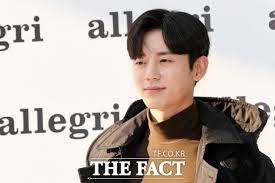 종료 후, 관전하러 온 사람들과 캐스터들과 술자리를 가진걸로 보이는데, 이후 매드라이프가 들은 이야기에 의하면 이지훈 선수는 gsg, mvp 이후 2013년에 skt t1 s에 지원을 넣으면서 안되면 그대로 은퇴하고 학업으로 돌아갈 생각이었다고 한다. ì´ì§€í›ˆ ì†Œì†ì‚¬ ì‚¬ìƒí™œ ì¹¨í•´ í­ì–¸ No ì†Œì†¡ ì¤€ë¹„ ì¤' ë„¤ì´ë²„ í¬ìŠ¤íŠ¸
