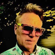 Lee Worrell's Instagram, Twitter & Facebook