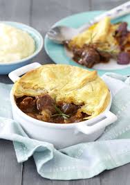 Easy Pepper Steak Pie A Wonderfully Comforting Dish The Whole Family Will Enjoy Knorr Pepper Steak Stuffed Peppers Steak Pie