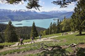 Munchner Hausberge Die Zehn Schonsten Wanderungen Zum Saisonstart Ausflug Wanderung Urlaub Bayern