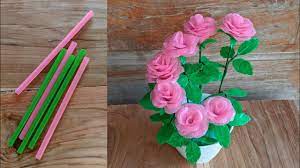 Ada banyak karya yang bisa dibuat menggunakan sedotan ini, mulai dari bunga dari sedotan, taplak, sampai hiasan dinding. Cara Membuat Bunga Mawar Dari Sedotan Mudah Diy Rose From Straw Youtube Tutorial Bunga Kertas Bunga Kertas Bunga Buatan Sendiri