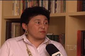 A escritora Lenita Estrela de Sá está relançando o livro Ana do Maranhão