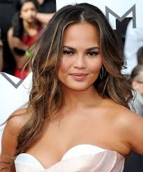 Последние твиты от chrissy teigen (@chrissyteigen). Christine Teigen Hairstyles Hair Cuts And Colors