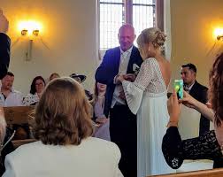 Für mich der traurigste tag in der geschichte von '4 hochzeiten …' doch aus der märchenhochzeit, bei der sie sich diese woche mit drei anderen bräuten im tv messen wollte, wurde nichts: Lily Und Christian In Saarburg Saarland Rheinland Pfalz Und Luxemburg