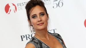 About her vietnamese background, julie has stated: Julie De Bona La Biographie De Julie De Bona Avec Gala Fr