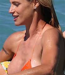 Celebrity and Amateur Nip Slip Picture Galleries - Nipple Slip