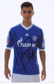 Kaan ayhan portraet portraet portrait angeschnittenes einzelbild einzelmotiv fc schalke 04 mannschaftsfoto tea | sportfoto bei imago images lizenzieren. Kelocks Autogramme Kaan Ayhan Fc Schalke 04 Fussball Autogramm Foto Original Signiert Online Kaufen