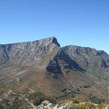 ascension de la table mountain a cape town randonnee montagne afrique australe parc national