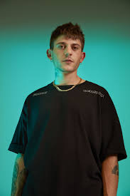 Tuesday 4 may 2021 1,043. La Moda Uomo Di Bershka Porta Rkomi Sul Palco Di Milano