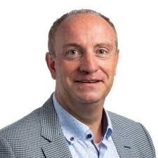 Per 1 december jl. ben ik met vervroegd pensioen gegaan. Na een periode van  42 jaar heb ik afscheid genomen van de Rabobankorganisatie. 35 jaar was ik  in dienst van de Rabobank