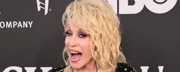 Elizabeth Moen Can't Deny She's a “Creature of Habit”