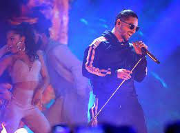 Record of the year for i like it in 2019, best latin rock, urban or alternative album for both x 100pre and oasis in 2020, best. Who S Performing At The Premios Juventud Awards In Miami Miami Com Miami Herald