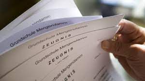 Vielleicht hast du im letzten schuljahr aufgrund deiner noten nicht den abschluss erreicht, den du dir anfangs vorgenommen hattest, oder dein jetziger reicht nicht für die ausbildung aus, die du anstrebst? Schulabschlusse In Deutschland Bildung Sz De
