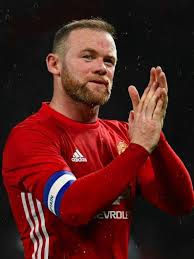 Considerato uno dei più forti attaccanti della propria generazione, ha esordito con la maglia dell'everton prima di legare il proprio nome al manchester united, squadra in cui ha militato per tredici stagioni vincendo cinque premier league, una fa. Wayne Rooney En 2021 Futbol Lugares