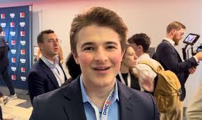 Harry Sisson's Instagram, Twitter & Facebook