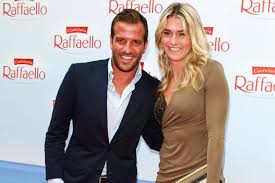 Estavana sieht sich in erster linie als sportlerin. Estavana Polman Van Der Vaart Freundin Postet Babybauchbild Gala De