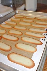 Langues De Chat French Butter Cookies A Good Recipe For It That Shows How To Do It French Cookies Cookie Recipes Yummy Cookies