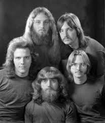 H air was sometimes a direct expression of the times. Popular Men S Hairstyles From The 1970s Klyker Com