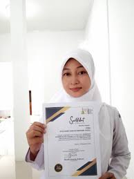 Memahami prinsip dasar compounding, persiapan. Membanggakan Mahasiswi Farmasi Tegal Masuk 10 Besar Nasional Politeknik Harapan Bersama