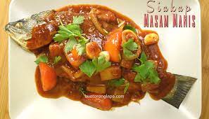 Penggunaan saos asam manis pada masakan indonesia, saus asam manis sering dibuat dengan tambahan bawang putih dan sambal masakan indonesia yang memakai saus asam manis misalnya ikan asam manis (ikan kakap atau gurame, ikan nila), udang. Ikan Siakap Masam Manis Yang Mudah Buat Orang Lapo