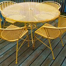 So This Would Be Great If I Lived In Chicago And Could Swing Local Pickup Just Needs Vintage Patio Furniture Iron Patio Furniture Wrought Iron Patio Furniture