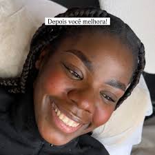 Tem gente que acha que Brow Lamination é só deixar o fio “pra cima”. Aqui  não funciona assim. Eu observo o comportamento do fio, entendo a estrutura,  o limite, a força e