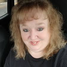 Looking for a wedding dress. Does anyone know any places where I could find  a dress in this style? Willing to travel to Indianapolis area. Thank you😊