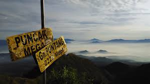 Jalan ke mega tutupan banjaran | beberapa bulan terakhir ini, aku sama suami mengalami kelelahan jiwa raga. Pendakian Gunung Puntang Menggapai Puncak Mega Basecamp Pendaki