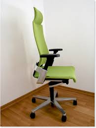 Barstuhl 223/20, stuhl 222/10 mit filzauflage, stuhl 222/11. Testmagazine Drehstuhl Wilkhahn On 175 7