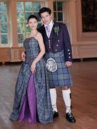 Weitere ideen zu mittelalter hochzeitskleid, hochzeitskleid, mode. Isla Tartan Plaid Wedding Dress Schottische Mode Schottisches Kleid Kilt Hochzeit
