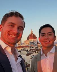 Did you go see Galileo's middle finger in the museum? You can get flipped  off by Galileo! How cool is that? Great pics!